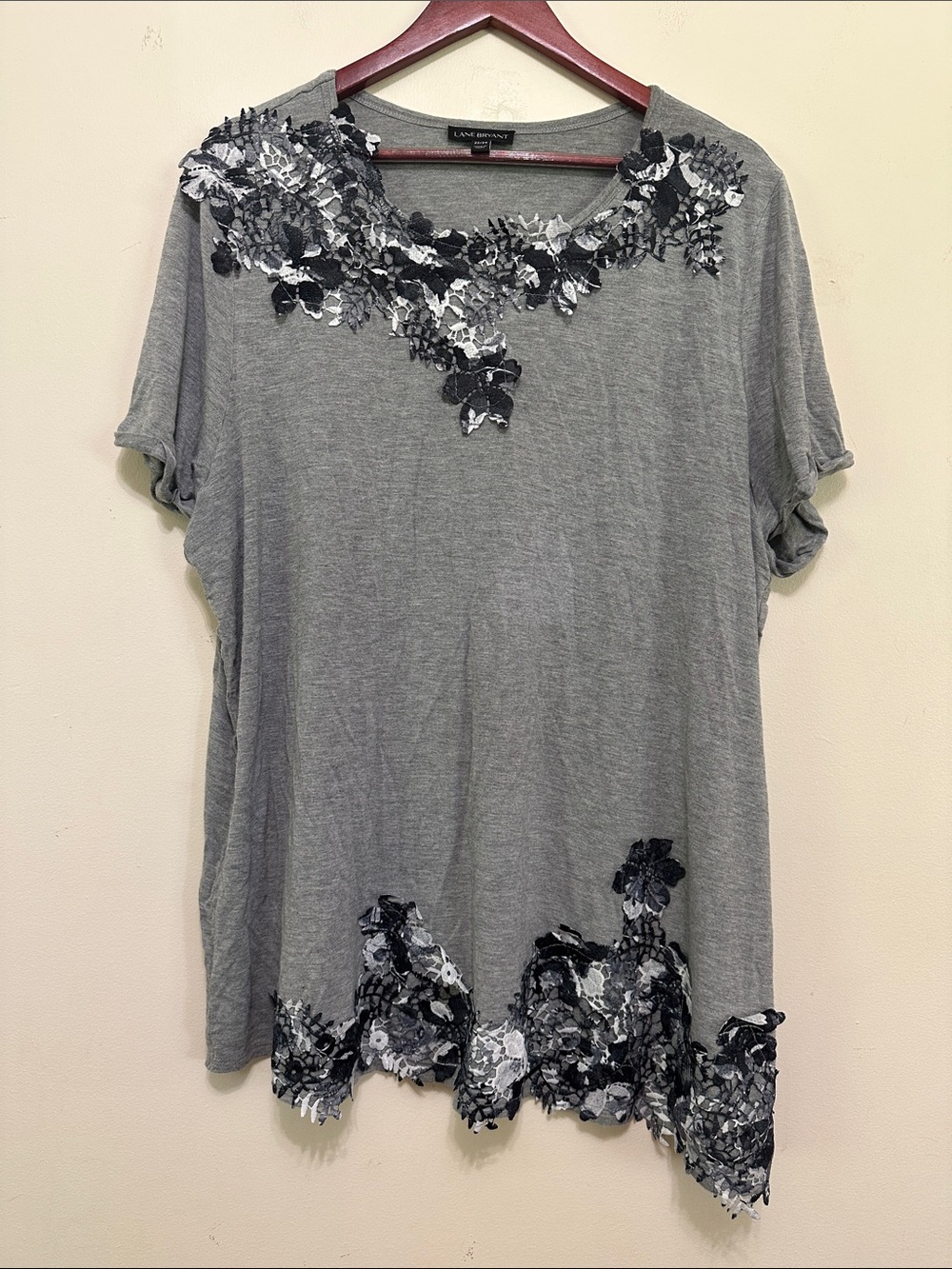 Lane Bryant Gray Short Sleeve Tunic with Floral Appliqué